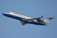 N984CA @ LAX - United Express (SkyWest Airlines) N984CA (FLT SKW6440) climbing out from RWY 25R en route to Colorado Springs Municipal (KCOS).