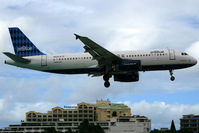 N529JB @ SXM - visitor