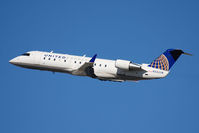 N930SW @ LAX - United Express (SkyWest Airlines) N930SW (FLT SKW6452) climbing out from RWY 25R en route to Tucson Int'l (KTUS).
