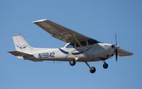 N19842 @ PIE - Cessna 172M - by Florida Metal