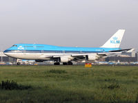 PH-BFE @ EHAM - Take off from Amsterdam Airport on runway 24 - by Willem Goebel