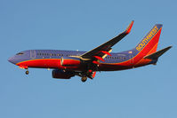N420WN @ LAS - Southwest Airlines N420WN on short final to RWY 25L.