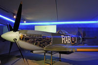 TE456 - At the Auckland Museum - by Micha Lueck