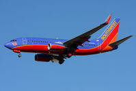 N938WN @ LAS - Southwest Airlines Heroes of the Heart N938WN on short final to RWY 25L.