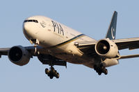 AP-BGL @ KORD - Short final for 28