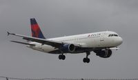 N310NW @ MIA - Delta A320 landing 12