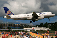 N405UA @ SXM - visitor