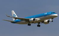 PH-EZF @ LSZH - on final - by Friedrich Becker