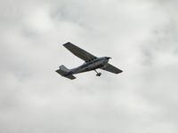 N64256 @ CNO - Flying by runway 26R - by Helicopterfriend