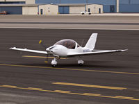 N130TL @ KSMO - N130TL exiting the runway after arriving on RWY 21 - by Torsten Hoff