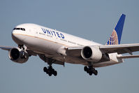 N217UA @ LAX - United Airlines N217UA (FLT UAL935) from London Heathrow (EGLL/LHR) on short final to RWY 25L.