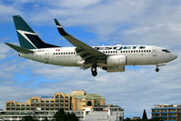 C-GWJG @ SXM - visitor