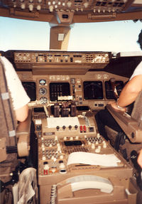 JA8074 - Japan Airlines - JAL

Cockpit B747-400 en route from NRT to GUM - by Henk Geerlings