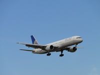 N524UA @ ONT - On final to runway 8L - by Helicopterfriend