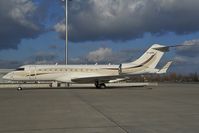M-ASRI @ LOWW - Globalexpress 5000 - by Dietmar Schreiber - VAP