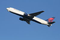 N394DL @ EBBR - Flight DL081 is climbing from RWY 25R