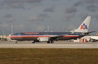N825NN @ KMIA - Boeing 737-800 - by Mark Pasqualino
