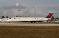 N912DE @ KMIA - MD-88