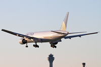 N221UA photo, click to enlarge