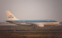 PH-AGH @ EHAM - KLM - by Henk Geerlings