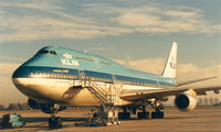 PH-BUH @ EHAM - KLM , B747-206B SUD - by Henk Geerlings