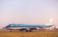 PH-BUW @ EHAM - KLM - by Henk Geerlings