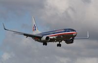 N872NN @ KMIA - Boeing 737-800 - by Mark Pasqualino