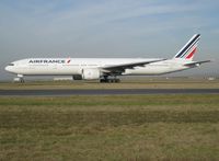 F-GSQI @ LFPG - Property of ILFC, C/N 502 is currently configurated for F8C67W28Y200. - by Alain Durand