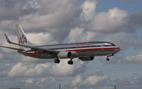 N864NN @ KMIA - Boeing 737-800 - by Mark Pasqualino