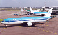 PH-BZI @ EHAM - KLM , old colour scheme - by Henk Geerlings