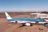 PH-BZK @ EHAM - KLM - by Henk Geerlings