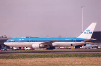 PH-BZK @ EHAM - KLM - by Henk Geerlings