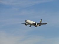 N139UP @ ONT - Half mile out on final for runway 26L - by Helicopterfriend