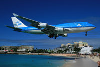 PH-BFB @ SXM - visitor