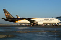 N334UP @ CGN - visitor - by Wolfgang Zilske