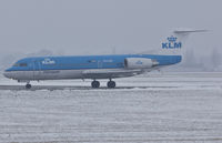 PH-KZB @ EGSH - About to depart a snowy EGSH