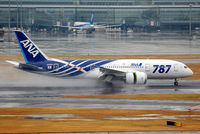 JA801A @ RJTT - NikonD40+TAMRON SP AF 70-200mm F/2.8 Di LD [IF]