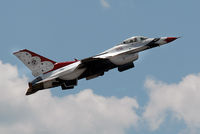 86-0281 @ KNXX - Thunderbird #5 rotating on Rwy 13 at NAS Willow Grove, PA, 16 June 2005........Thunder Over The Grove