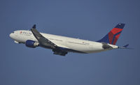 N860NW @ KLAX - Departing LAX on 25R - by Todd Royer