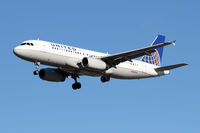 N455UA @ KORD - Short final for 28