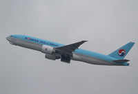 HL8251 @ LOWW - Korean Air Cargo Boeing 777F