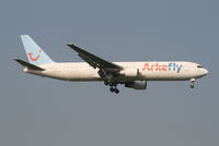 PH-AHY @ EBBR - Flight JAF304 is descending to RWY 02