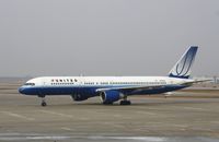 N576UA @ KORD - Boeing 757-200 - by Mark Pasqualino
