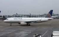 N464UA @ KORD - Airbus A320