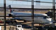 N905DA @ KDCA - DCA, VA - by Ronald Barker