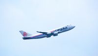 LX-SCV @ SIN - Cargolux - by tukun59@AbahAtok