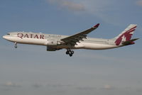 A7-AEO @ EBBR - Arrival of flight QR941 to RWY 25L