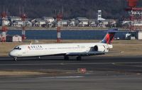 N904DA @ KDCA - MD-90-30 - by Mark Pasqualino