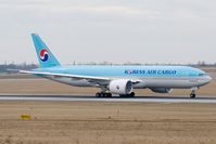 HL8251 @ LOWW - Korean Air 777-200 - by Andy Graf-VAP