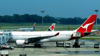 VH-QPH @ SIN - Qantas - by tukun59@AbahAtok